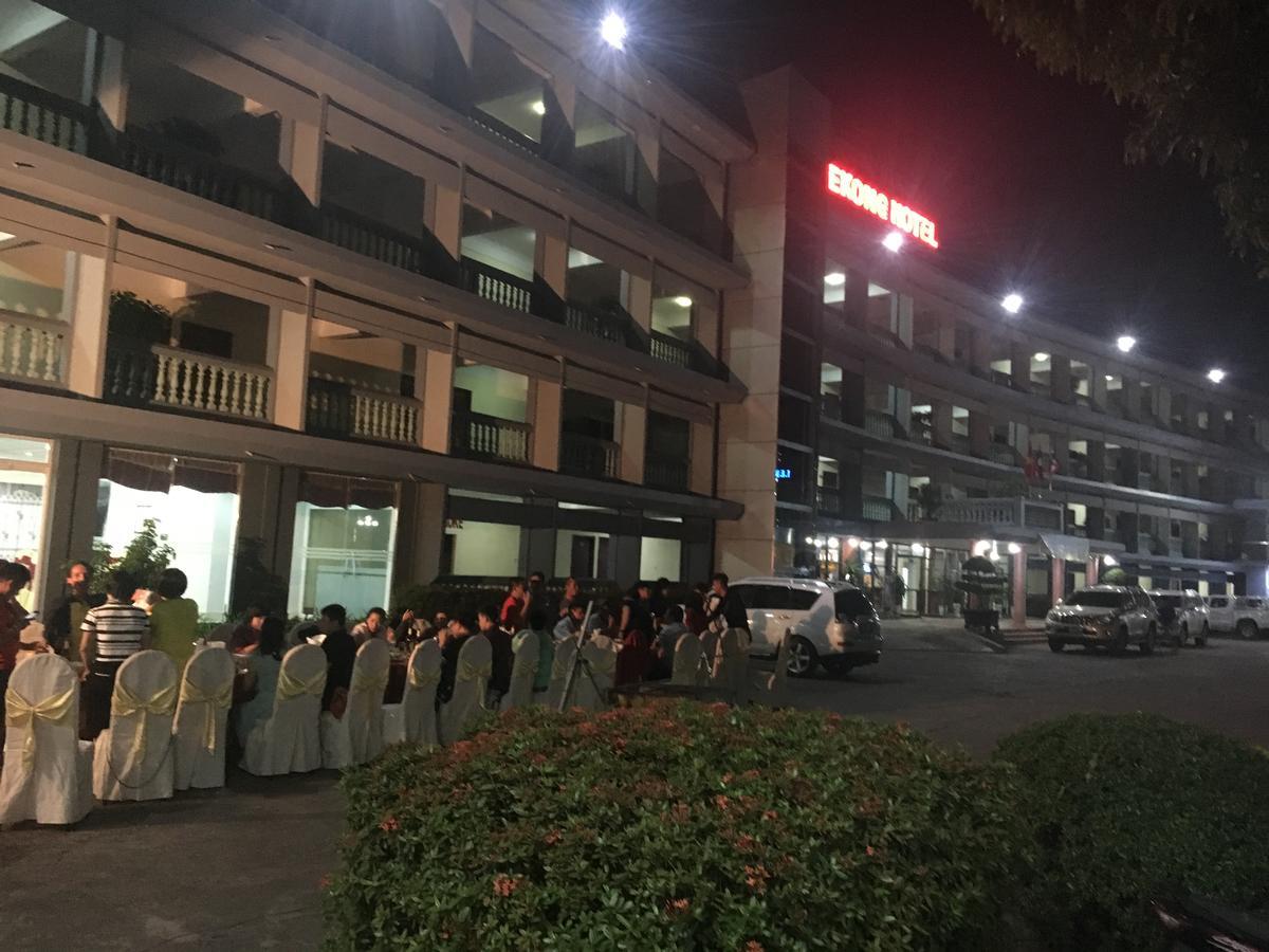 Mekong Hotel Thakhek Bagian luar foto