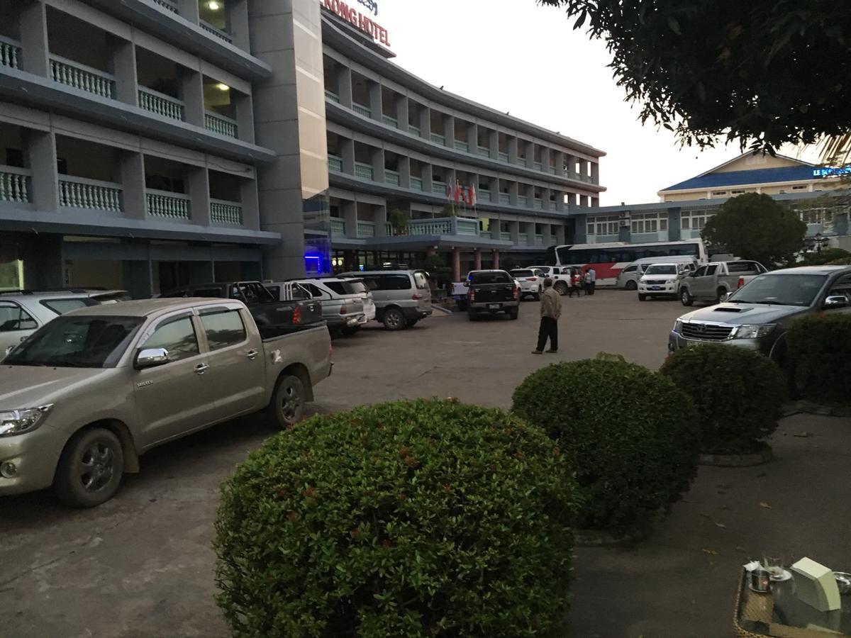 Mekong Hotel Thakhek Bagian luar foto