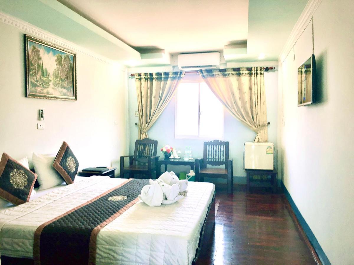 Mekong Hotel Thakhek Bagian luar foto